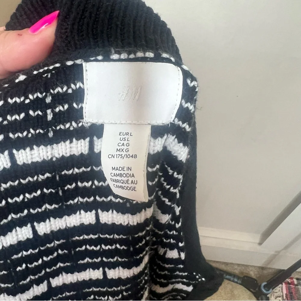 H&M | Cropped Sweater - Picture 5 of 5